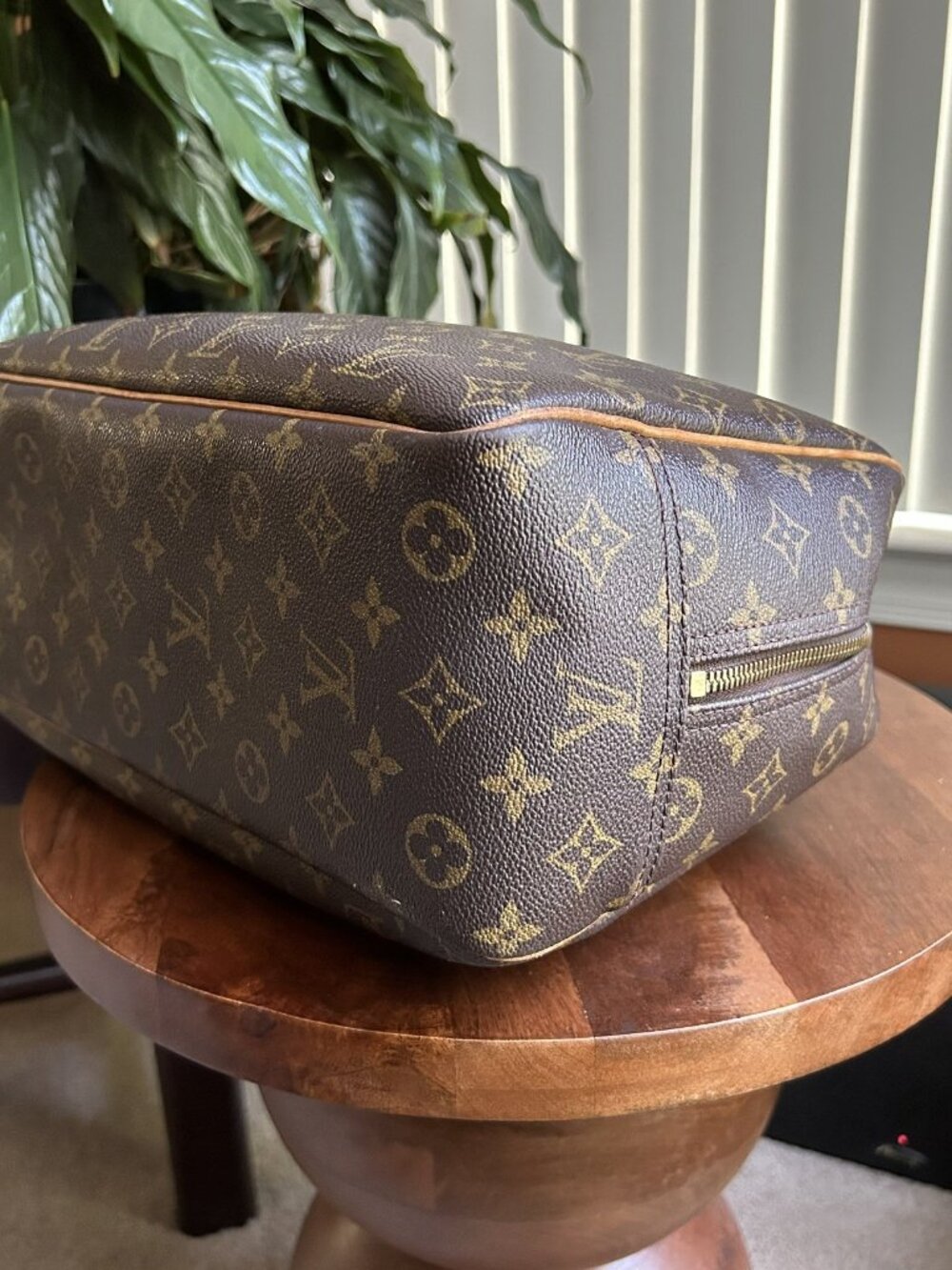 LOUIS VUITTON Monogram Deauville Tote Bag - Picture 14 of 15